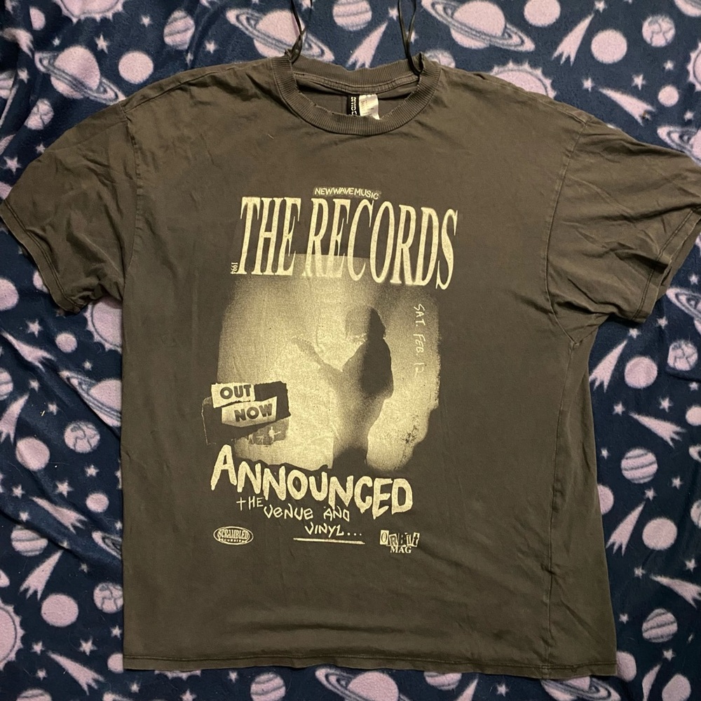 H&M Gray Short Sleeve Tee with Graphic Design